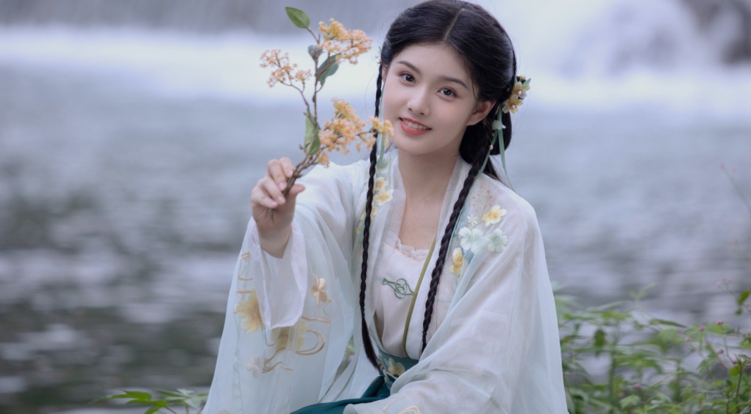 14歲童星拍國風(fēng)cos多絕 美成了神仙姐姐劉亦菲？插圖3